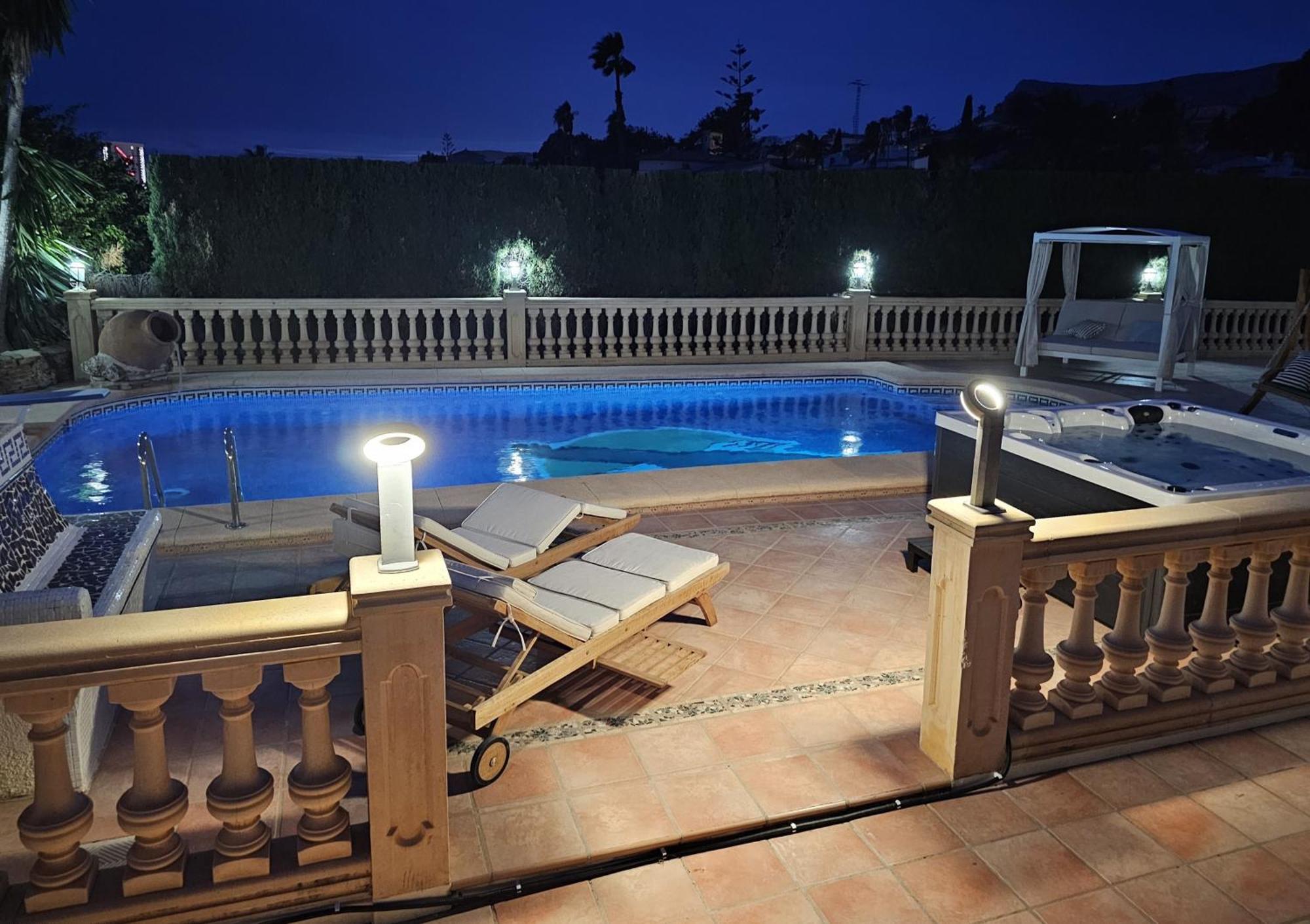 Luxury Villa - Pool, Hot Tub, Aircon, Tvs, Home Cinema, Office, Gbit Internet, Sports Equipment Calp Dış mekan fotoğraf