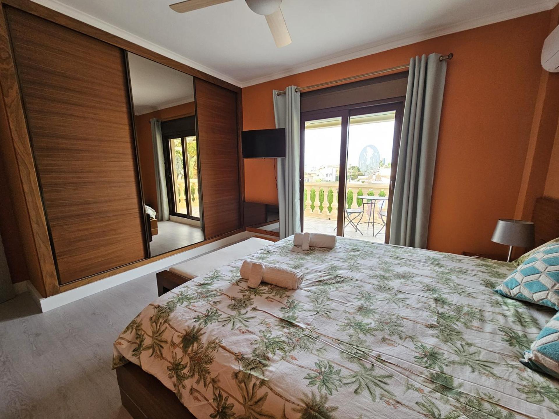 Luxury Villa - Pool, Hot Tub, Aircon, Tvs, Home Cinema, Office, Gbit Internet, Sports Equipment Calp Dış mekan fotoğraf